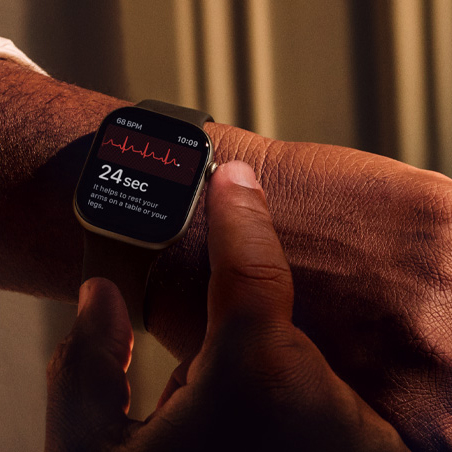 Apple Watch Series 11 (GPS + Cellular) 42mm (Issue 1) 7